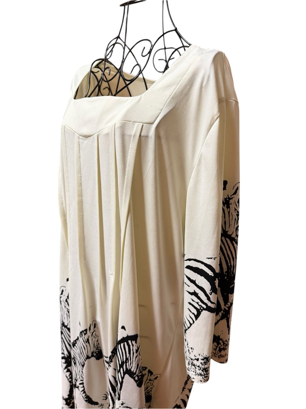 Ivory Zebra Graphic Long Sleeve Tunic Dress 3X - Picture 7 of 9